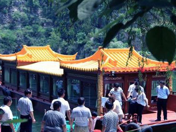 清泉涓流—万泉湖
