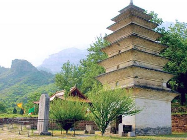 山环水绕—洪谷山